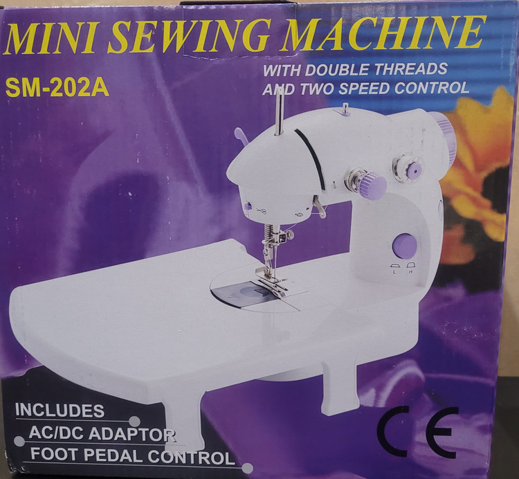 چرخ خیاطی اسباب بازی مدل SM202A همراه با میز تاشو و پدال